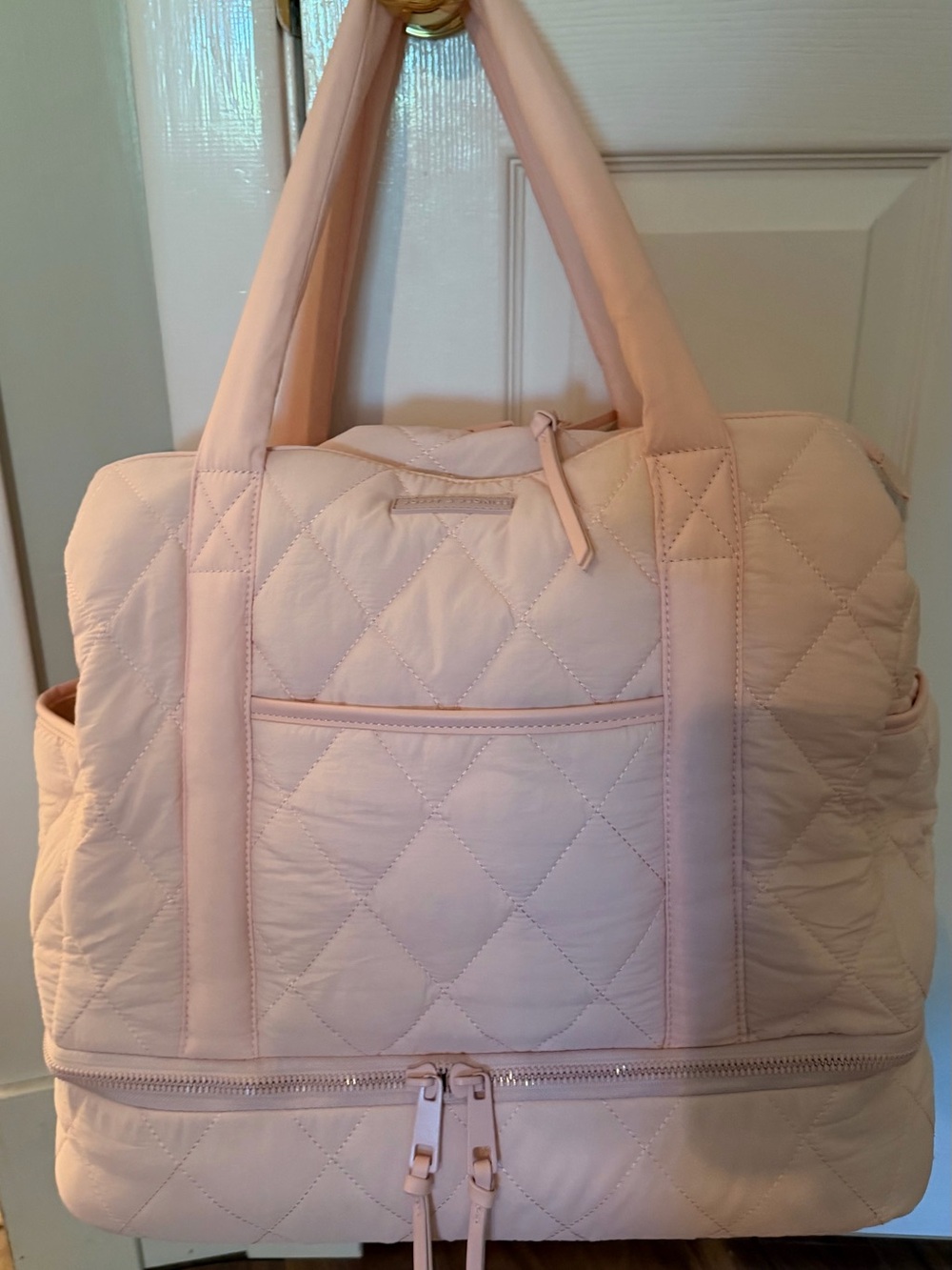 Poppy and Peonies Voyager travel bag NWOT